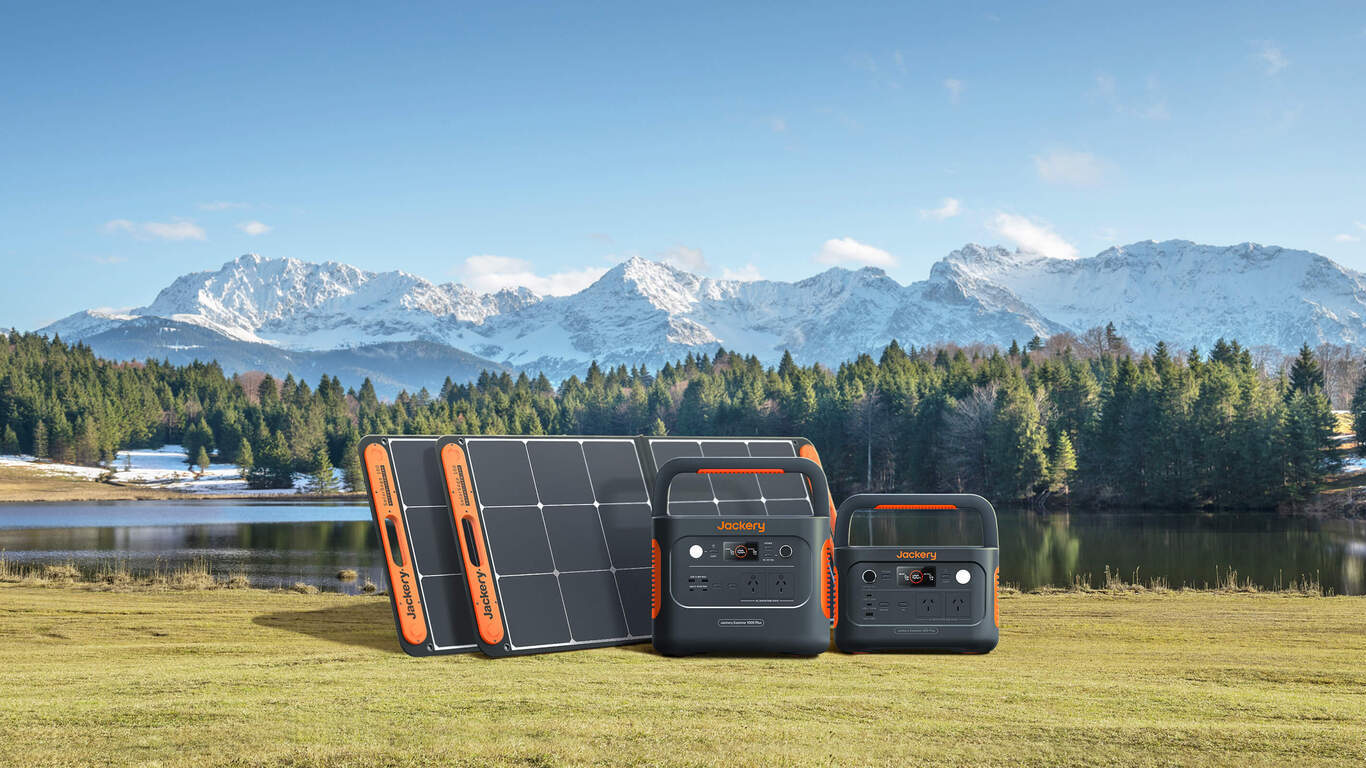 Jackery Solargeneratoren Explorer 600 Plus und 1000 Plus - Szenario Bergsee